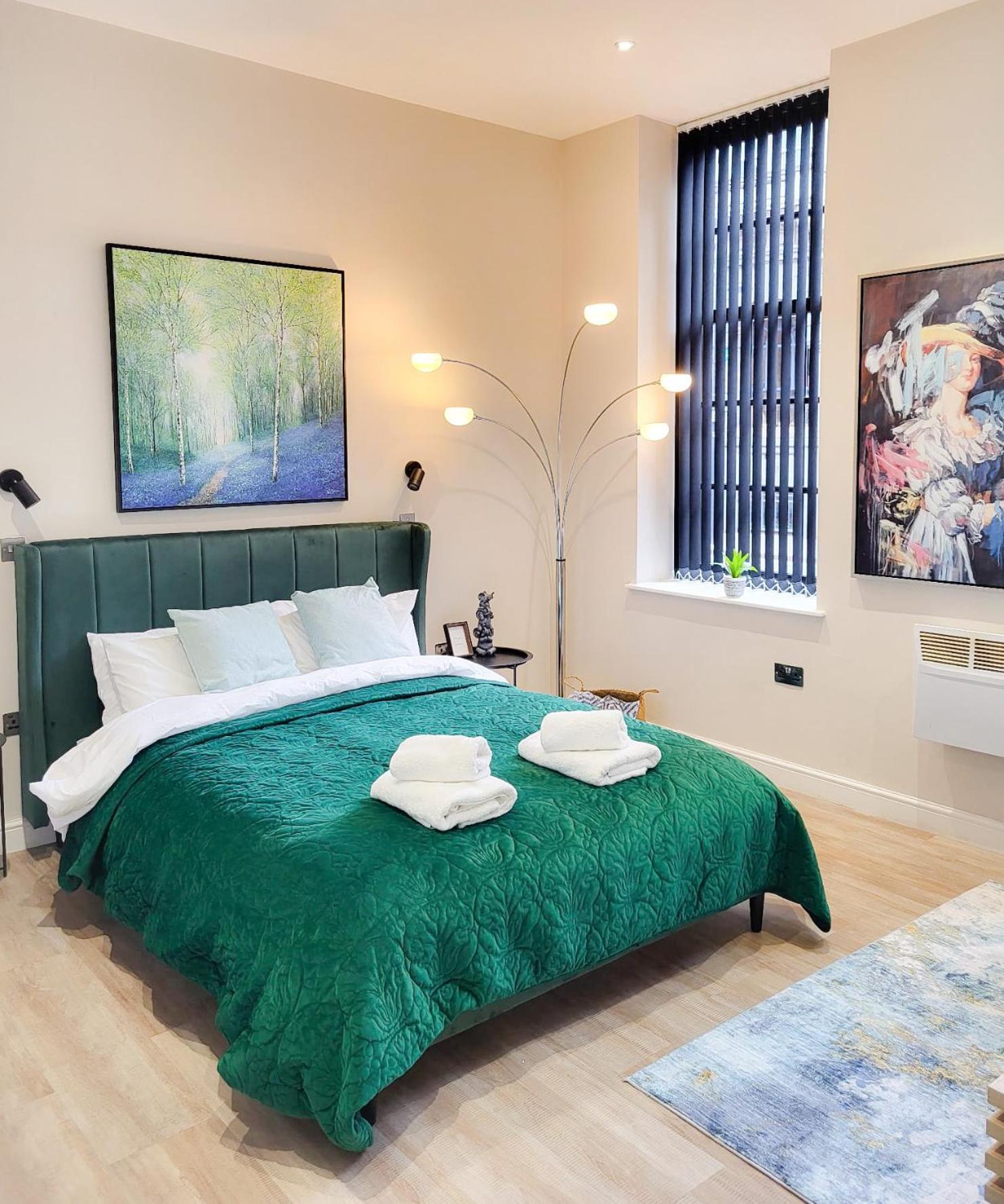 Beautiful Apartment & Central Location & King Size Bed Leeds  Exterior foto